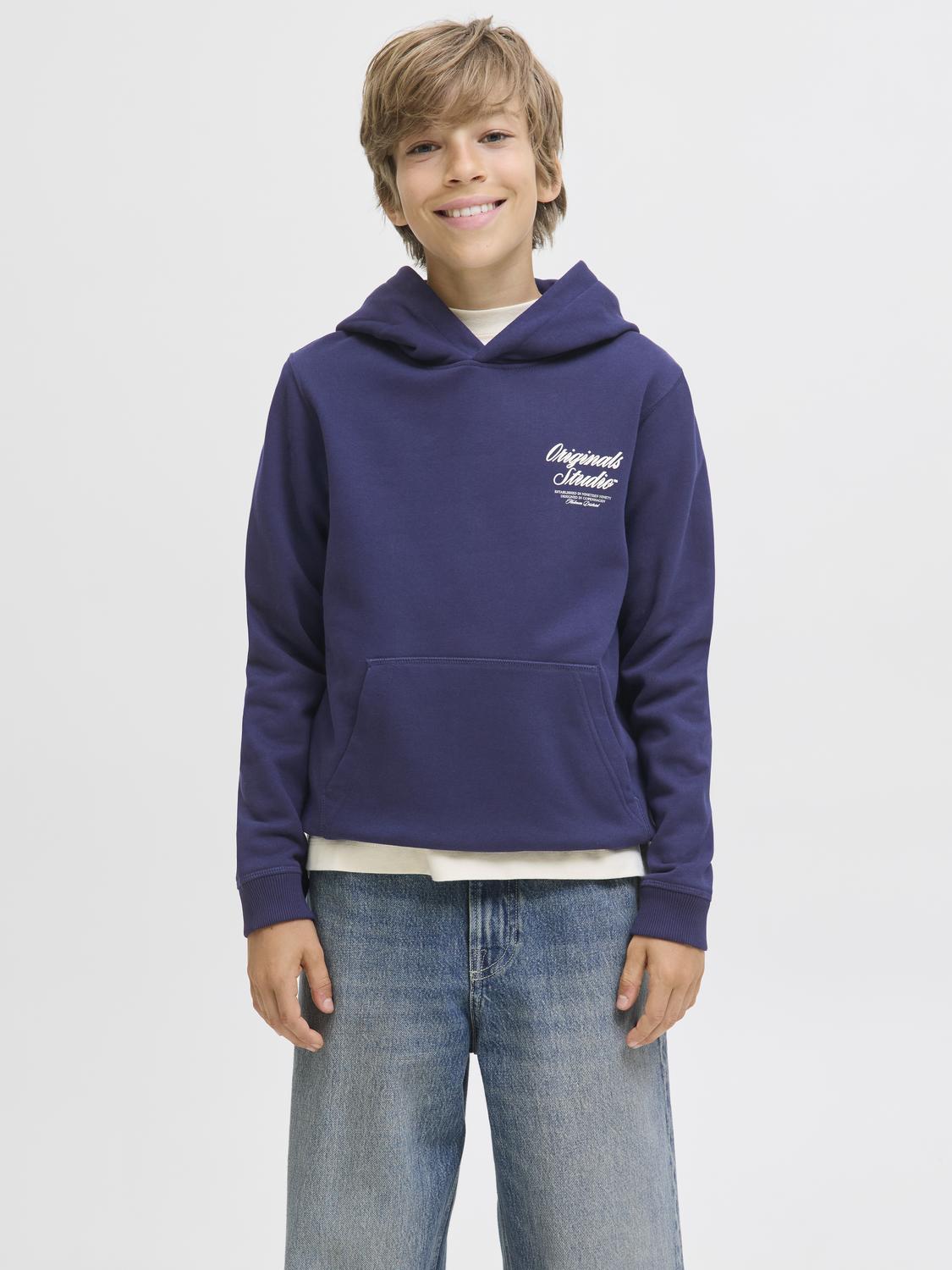model_shot-front